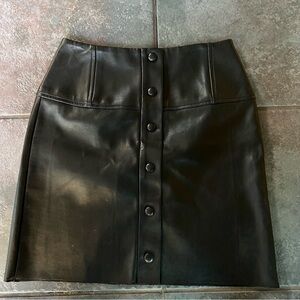 Aritzia Wilfred Free Vegan Leather Skirt Size 0